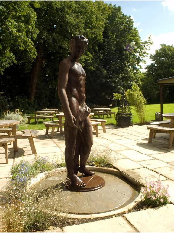 The Broad Leys Bed and Breakfast Aylesbury  Eksteriør billede