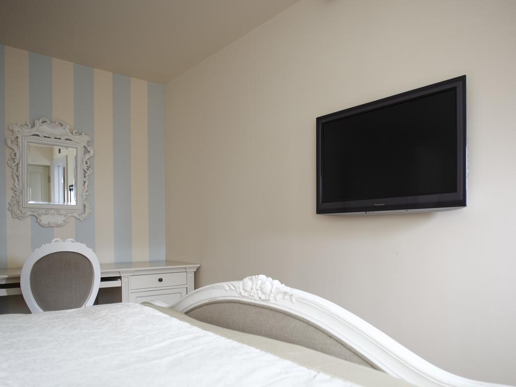 The Broad Leys Bed and Breakfast Aylesbury  Eksteriør billede